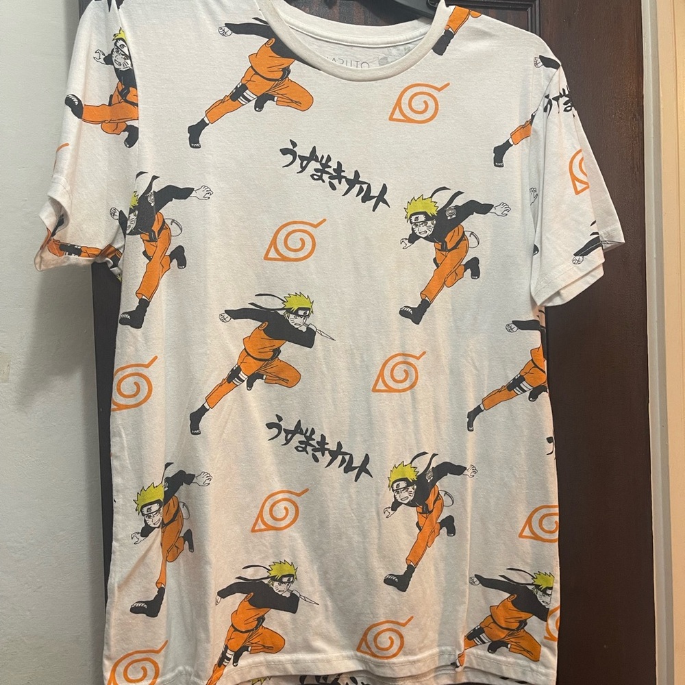 Naruto graphic tee size Large